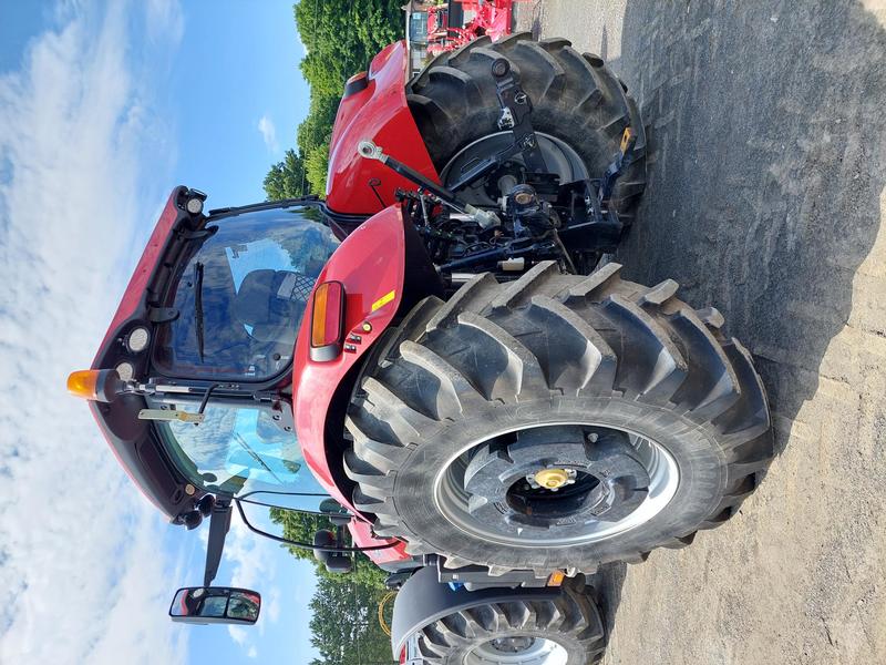 Tractors  Case IH Maxxum 145 Photo